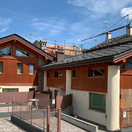 Casa Vacanze Anais นุส ภายนอก รูปภาพ