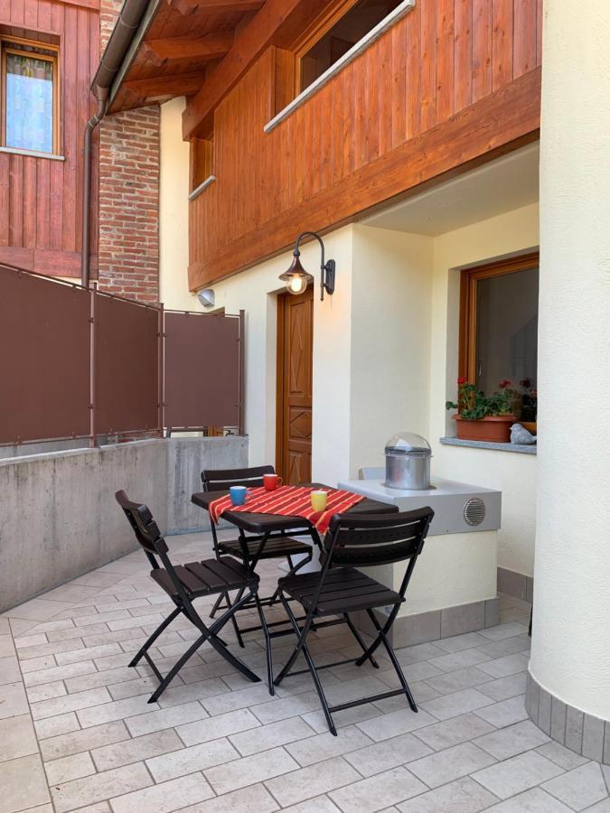 Casa Vacanze Anais นุส ภายนอก รูปภาพ