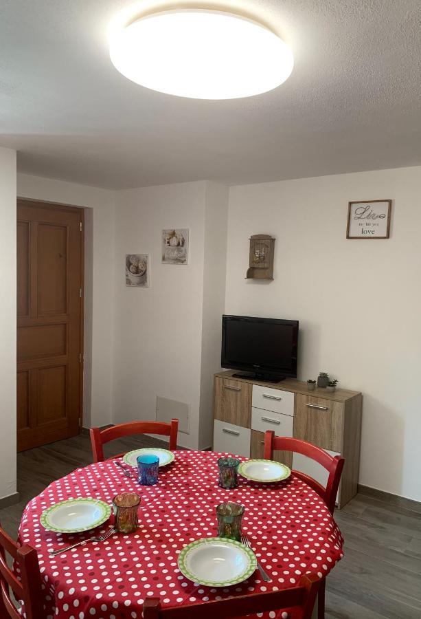 Casa Vacanze Anais นุส ภายนอก รูปภาพ
